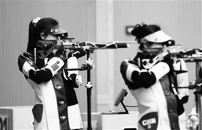 成绩摘得男, 十五运会是